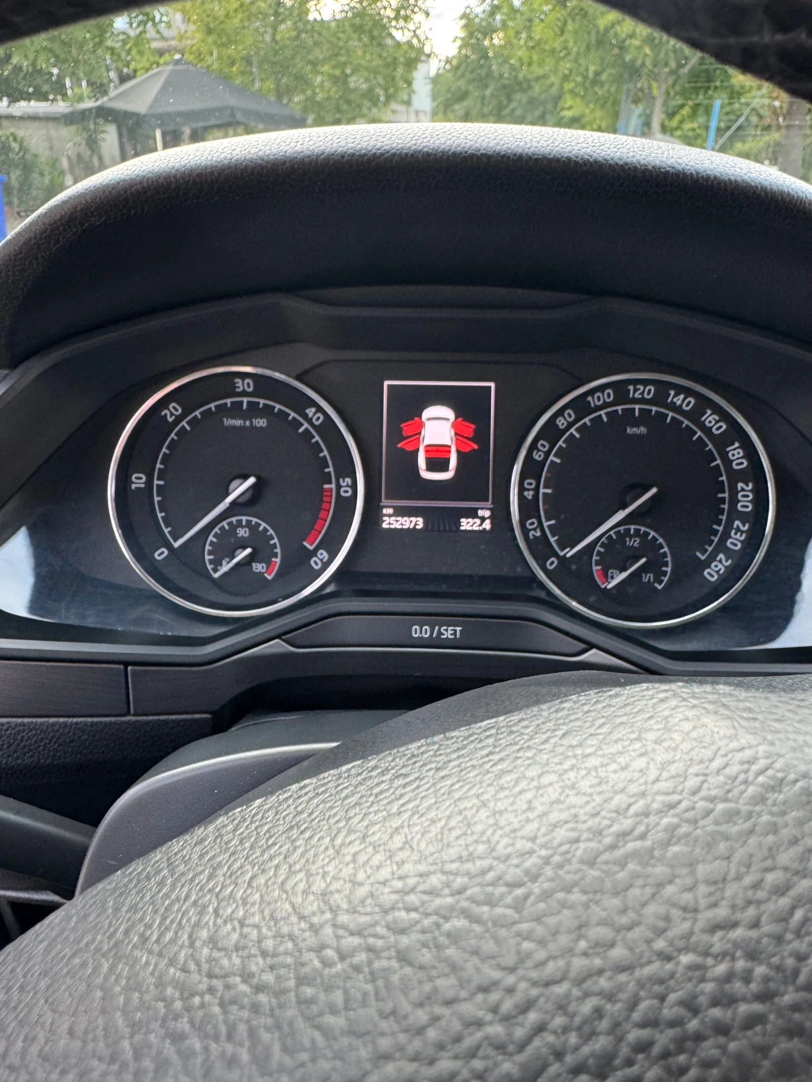 Skoda Superb 2.0 TDi, снимка 16 - Автомобили и джипове - 56481749