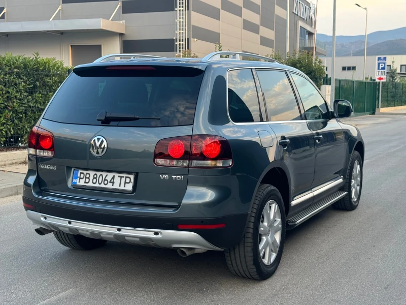 VW Touareg 3.0D/FACE LIFT/1-СОБСТВЕНИК/OFFROAD PACKAGE, снимка 3 - Автомобили и джипове - 47336162