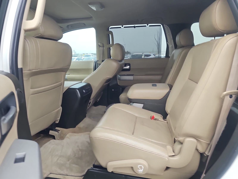 Toyota Sequoia PLATINUM* NAVI* 3-ТИ РЕД СЕДАЛКИ* ЗАДНА КАМЕРА, снимка 9 - Автомобили и джипове - 48402446