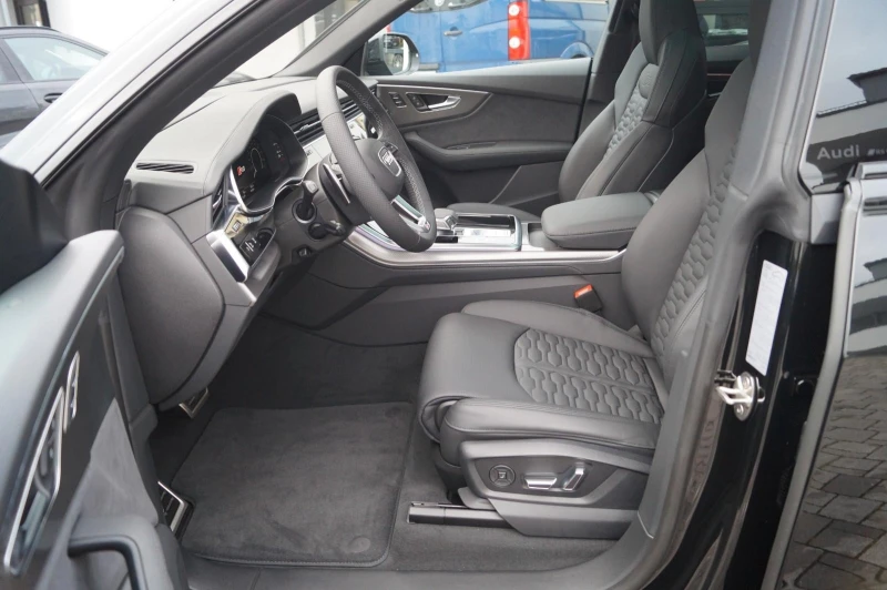 Audi RSQ8 PERFORMANCE/CERAMIC/DYNAMIC/CARBON/B&O/PANO/360/, снимка 9 - Автомобили и джипове - 52361446