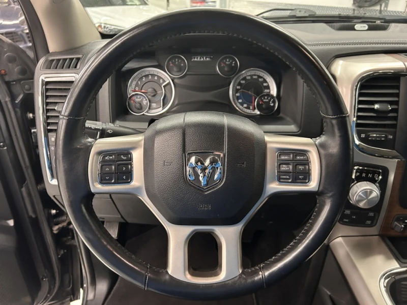 Dodge RAM 1500 Laramie Crew Cab* 4x4* ПОДГРЕВ* ОБДУХВАНЕ* ШИБИДАХ, снимка 9 - Автомобили и джипове - 52469965