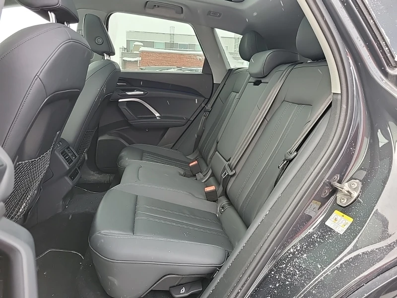 Audi Q5 2025 * ДИСТРОНИК / 360 / ПАНО / ПОДГРЕВИ / ОБДУХВ, снимка 14 - Автомобили и джипове - 53571895