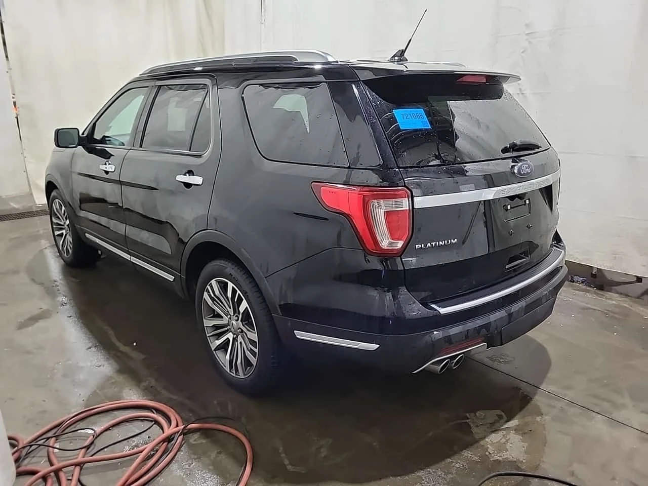 Ford Explorer * PLATINUM * ПОДГРЕВИ* ОБДУХВАНЕ* ПАНОРАМА* 2 КЛЮЧ, снимка 4 - Автомобили и джипове - 53771327