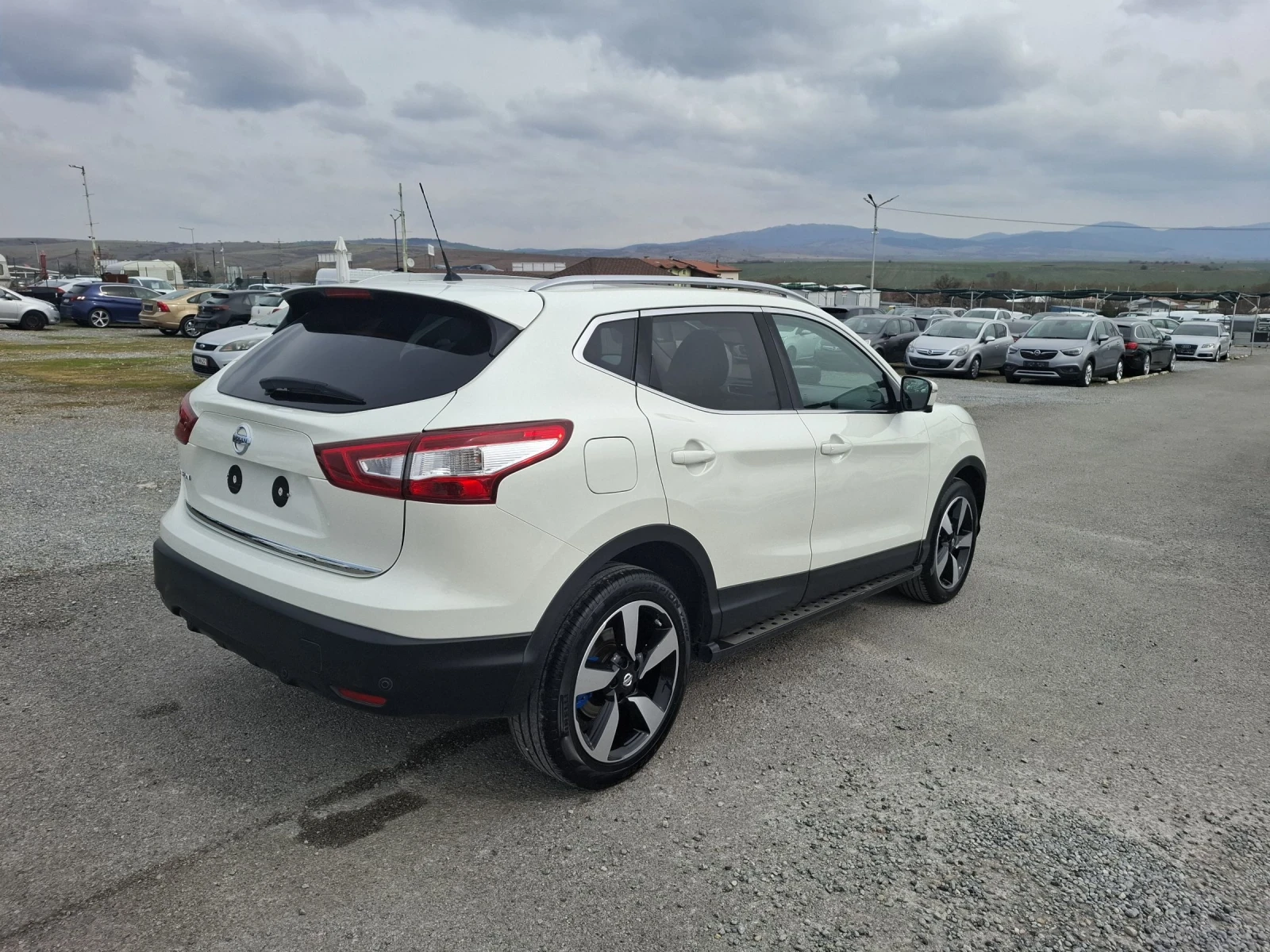 Nissan Qashqai 1, 6 DCI-TEKNA-PANORAMA-KAMERA 360-Euro 6B-KEYLESS, снимка 5 - Автомобили и джипове - 53923509