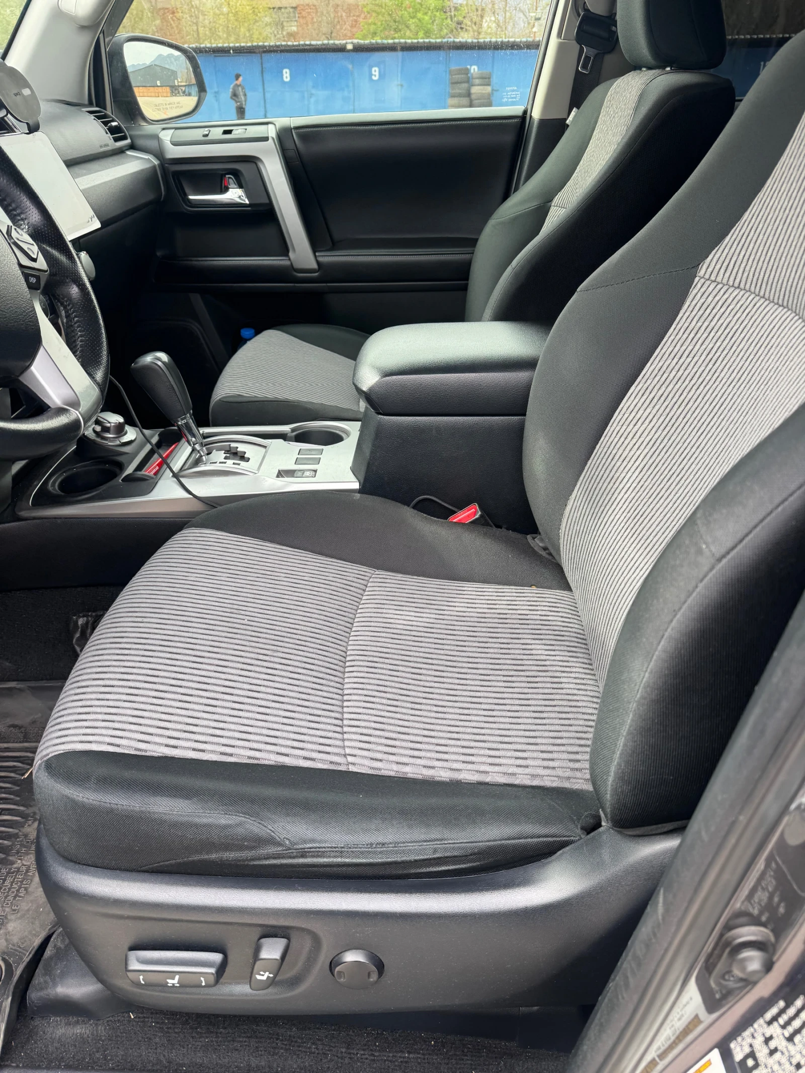 Toyota 4runner 4.0 бензин /газ, снимка 8 - Автомобили и джипове - 54177797