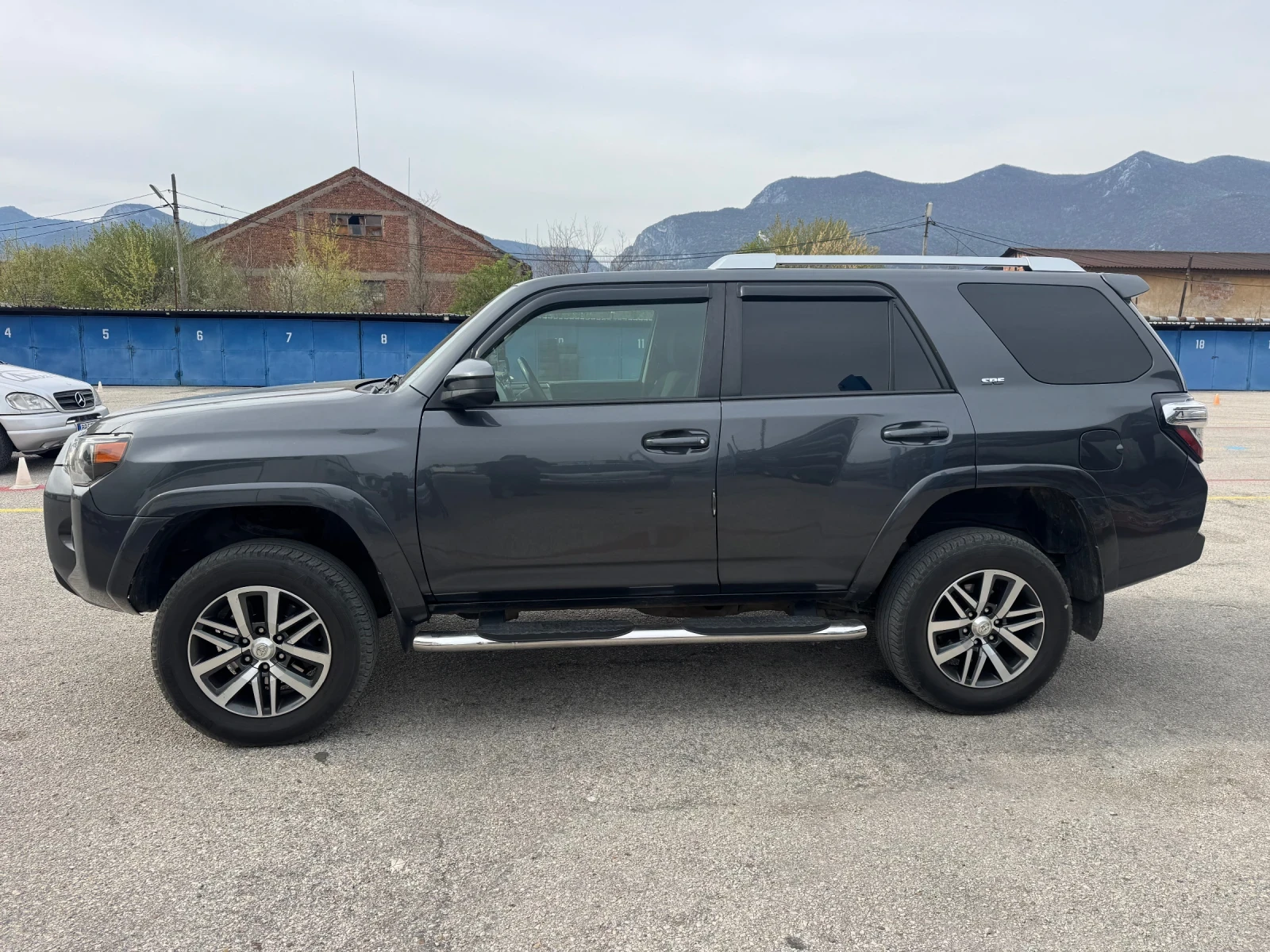 Toyota 4runner 4.0 бензин /газ, снимка 4 - Автомобили и джипове - 54177797