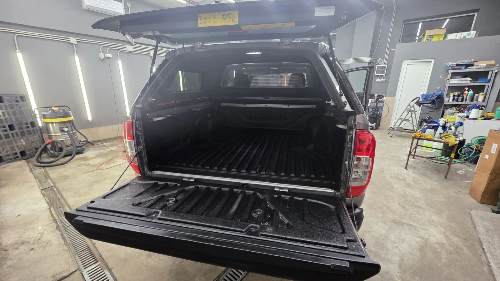 Nissan Navara, снимка 10 - Автомобили и джипове - 54338453