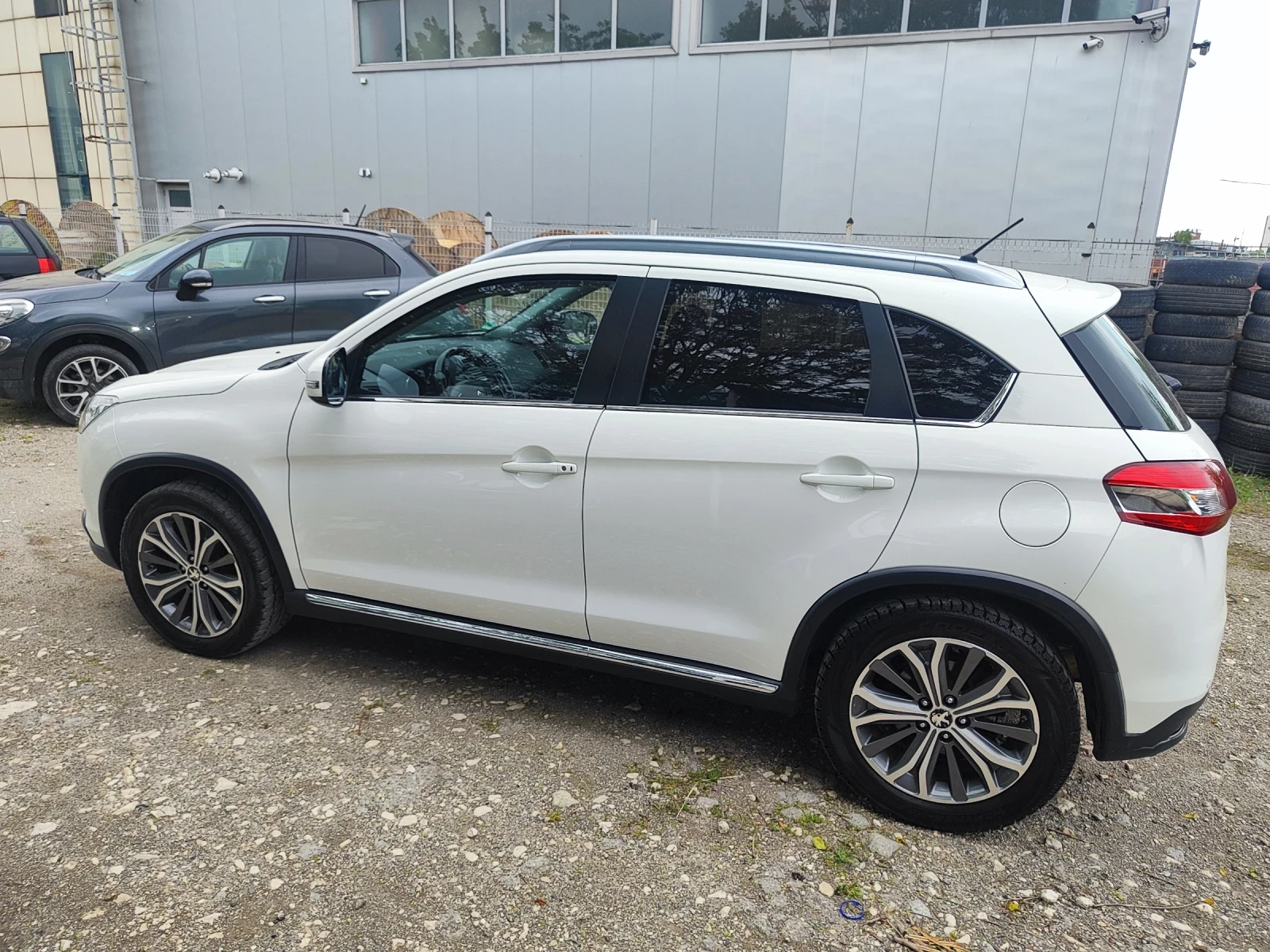 Peugeot 4008 1.8HDI, снимка 4 - Автомобили и джипове - 54629406