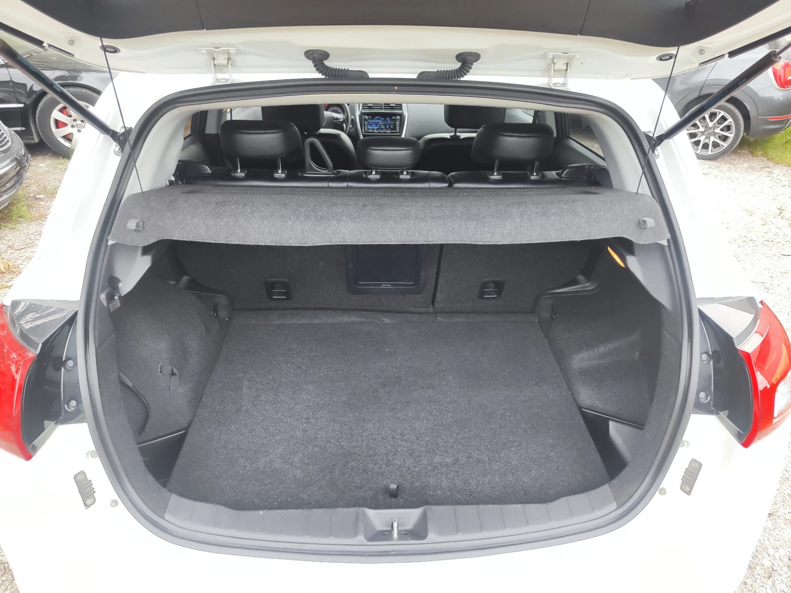 Peugeot 4008 1.8HDI, снимка 14 - Автомобили и джипове - 54629406