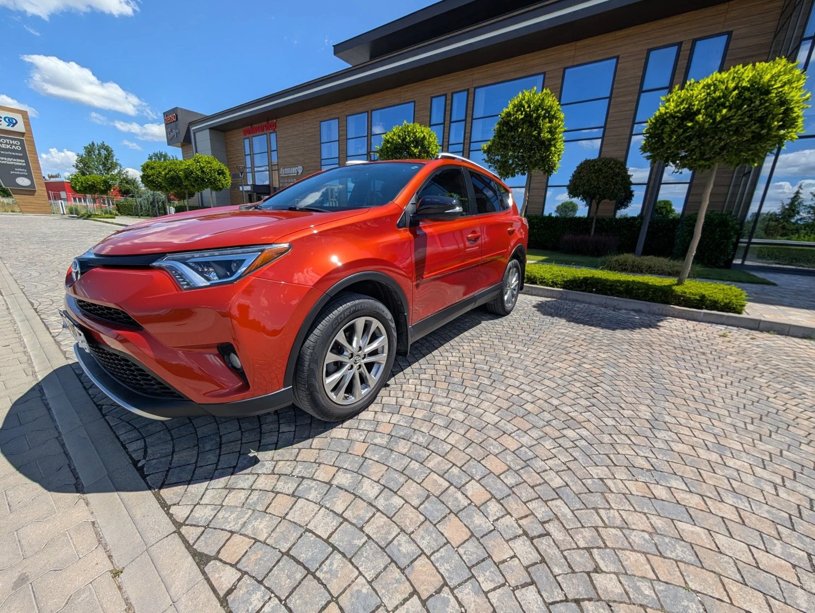Toyota Rav4 Sport Edition , снимка 3 - Автомобили и джипове - 54902188