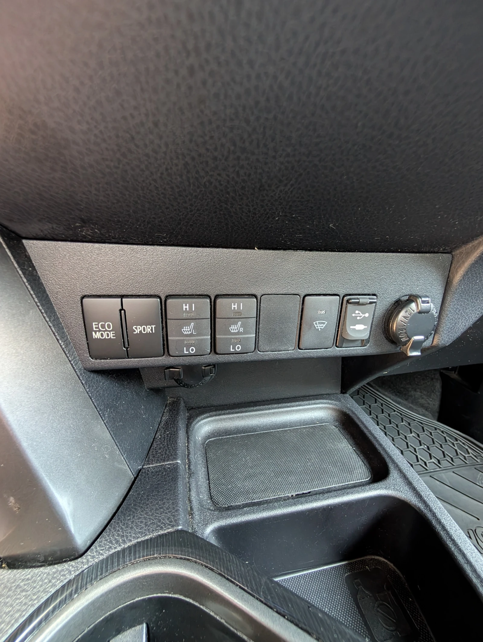 Toyota Rav4 Sport Edition , снимка 12 - Автомобили и джипове - 54902188