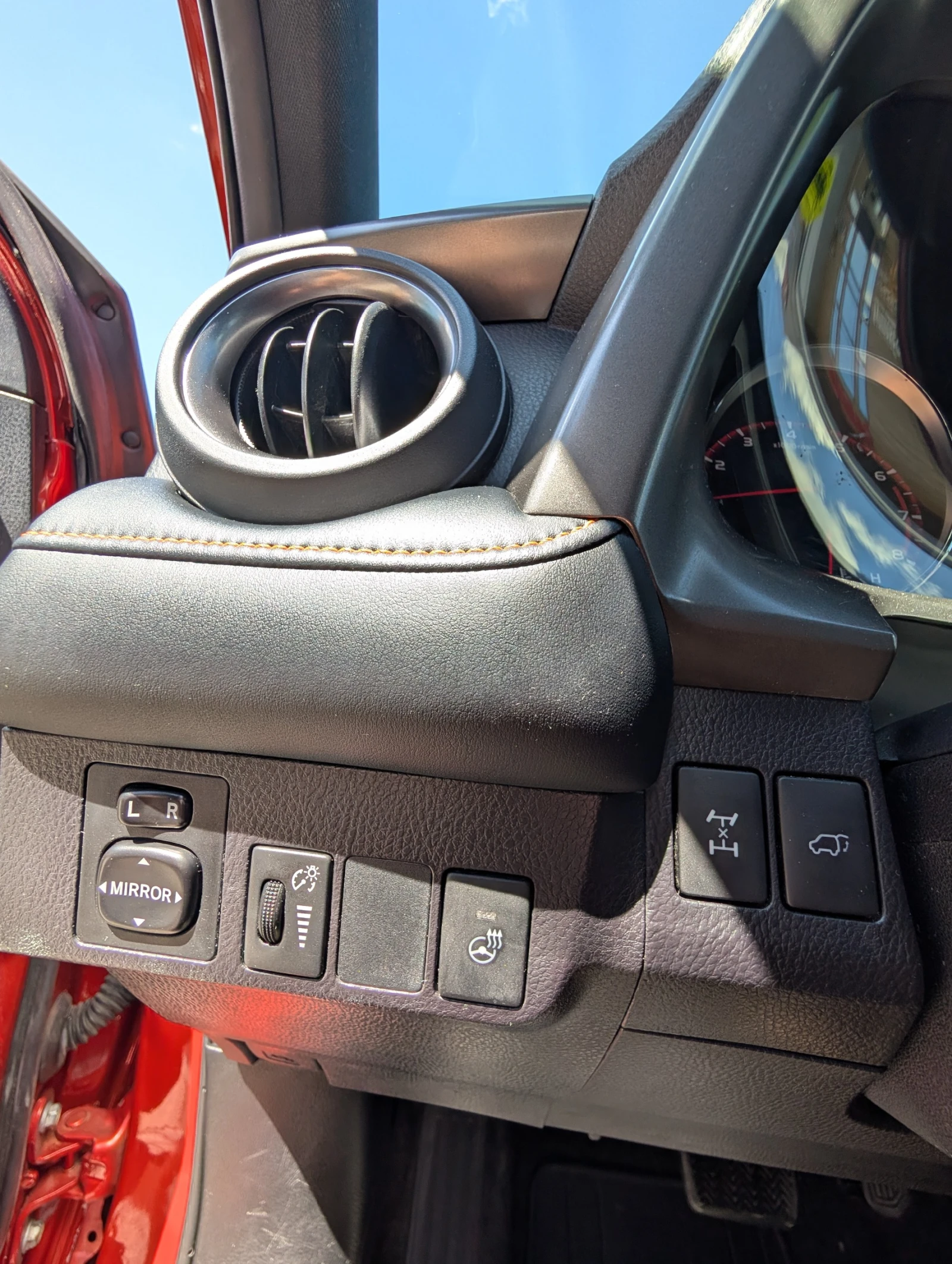 Toyota Rav4 Sport Edition , снимка 13 - Автомобили и джипове - 54902188