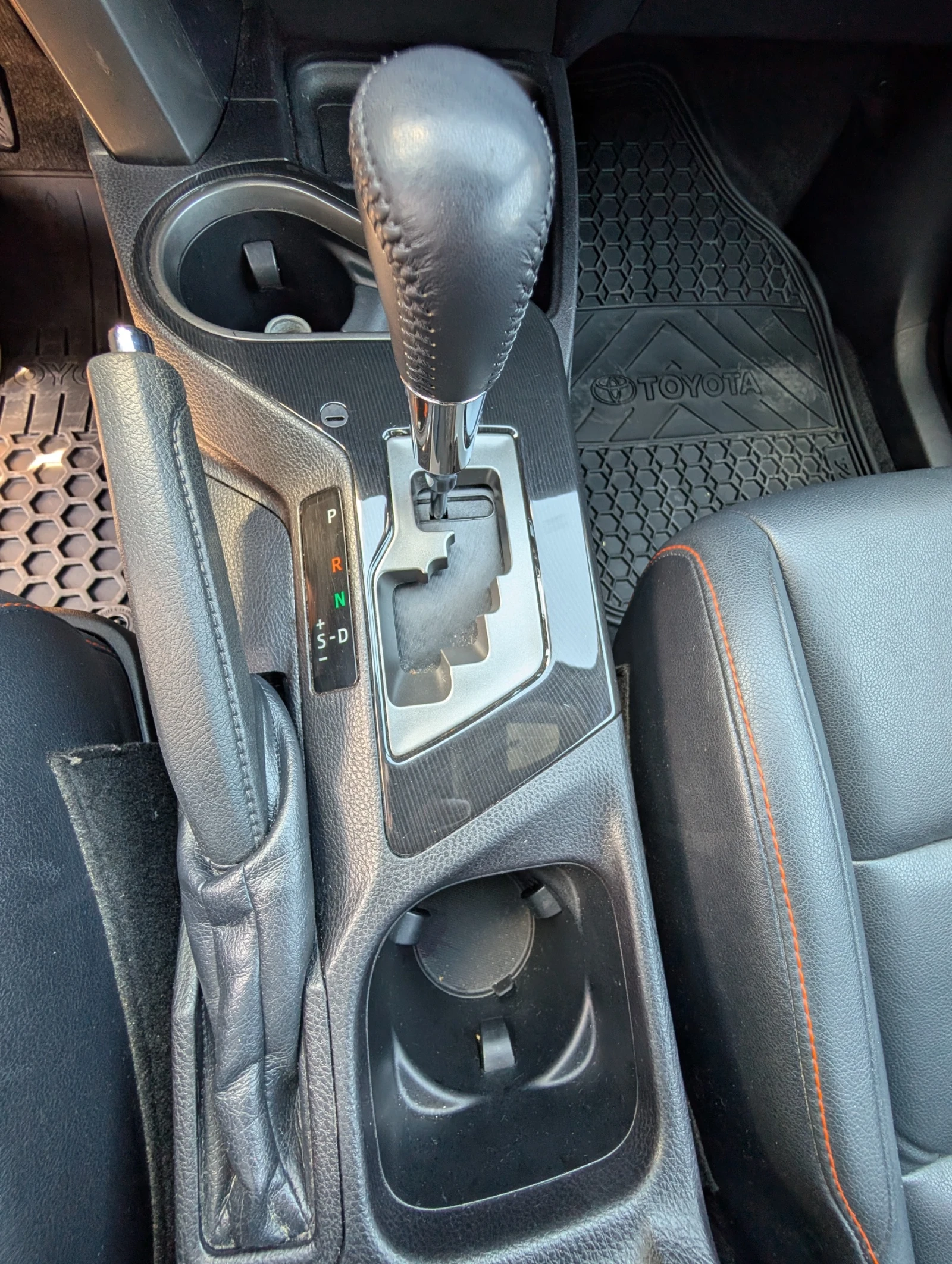 Toyota Rav4 Sport Edition , снимка 14 - Автомобили и джипове - 54902188