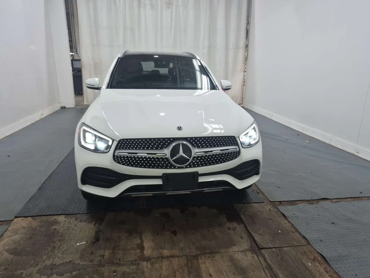 Mercedes-Benz GLC 300 * CARFAX * FULL DIGITAL * ПАНОРАМА * 2 КЛЮЧА * , снимка 3 - Автомобили и джипове - 55309352
