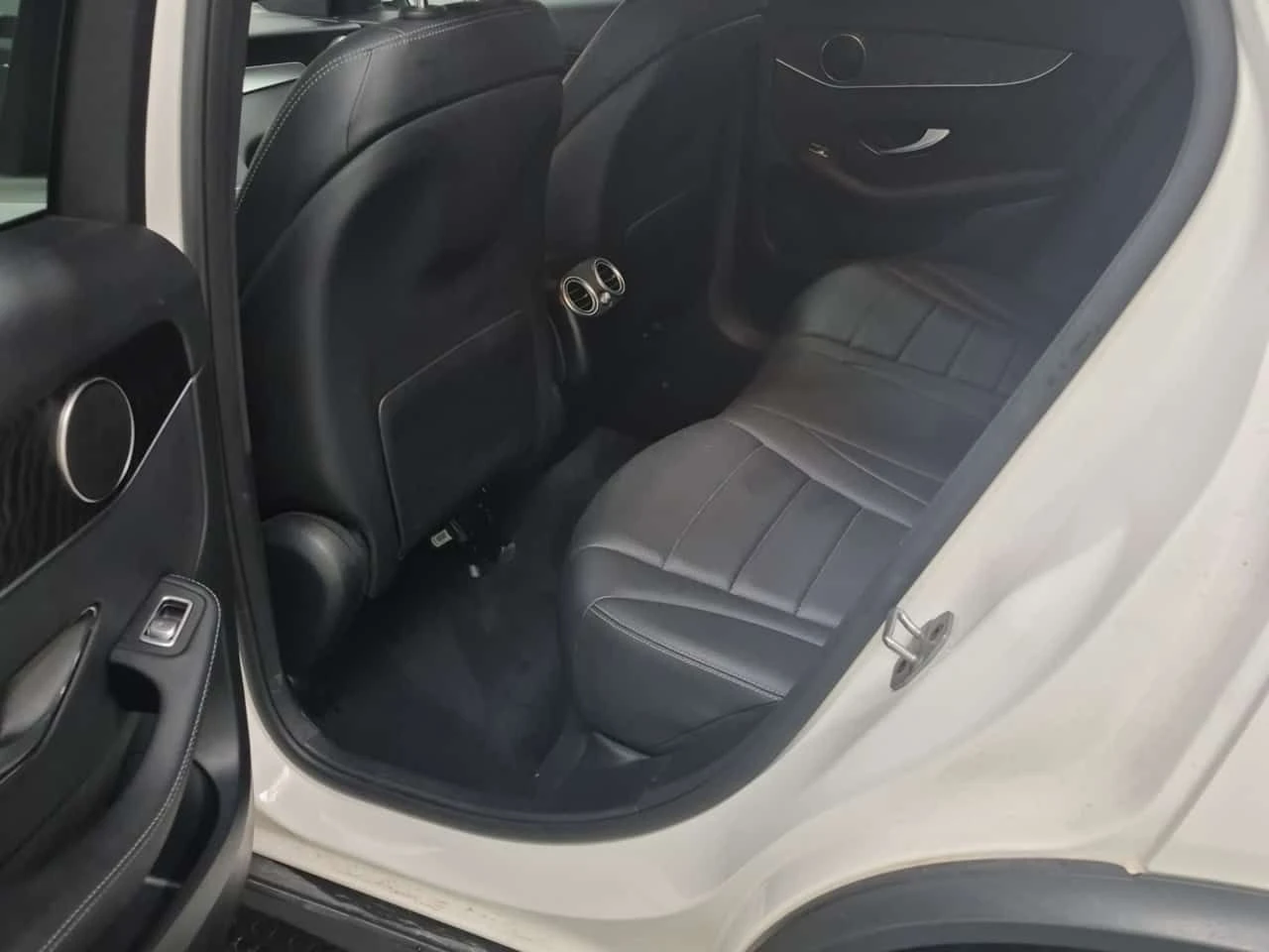 Mercedes-Benz GLC 300 * CARFAX * FULL DIGITAL * ПАНОРАМА * 2 КЛЮЧА * , снимка 13 - Автомобили и джипове - 55309352
