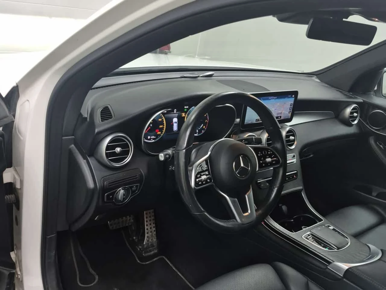 Mercedes-Benz GLC 300 * CARFAX * FULL DIGITAL * ПАНОРАМА * 2 КЛЮЧА * , снимка 12 - Автомобили и джипове - 55309352