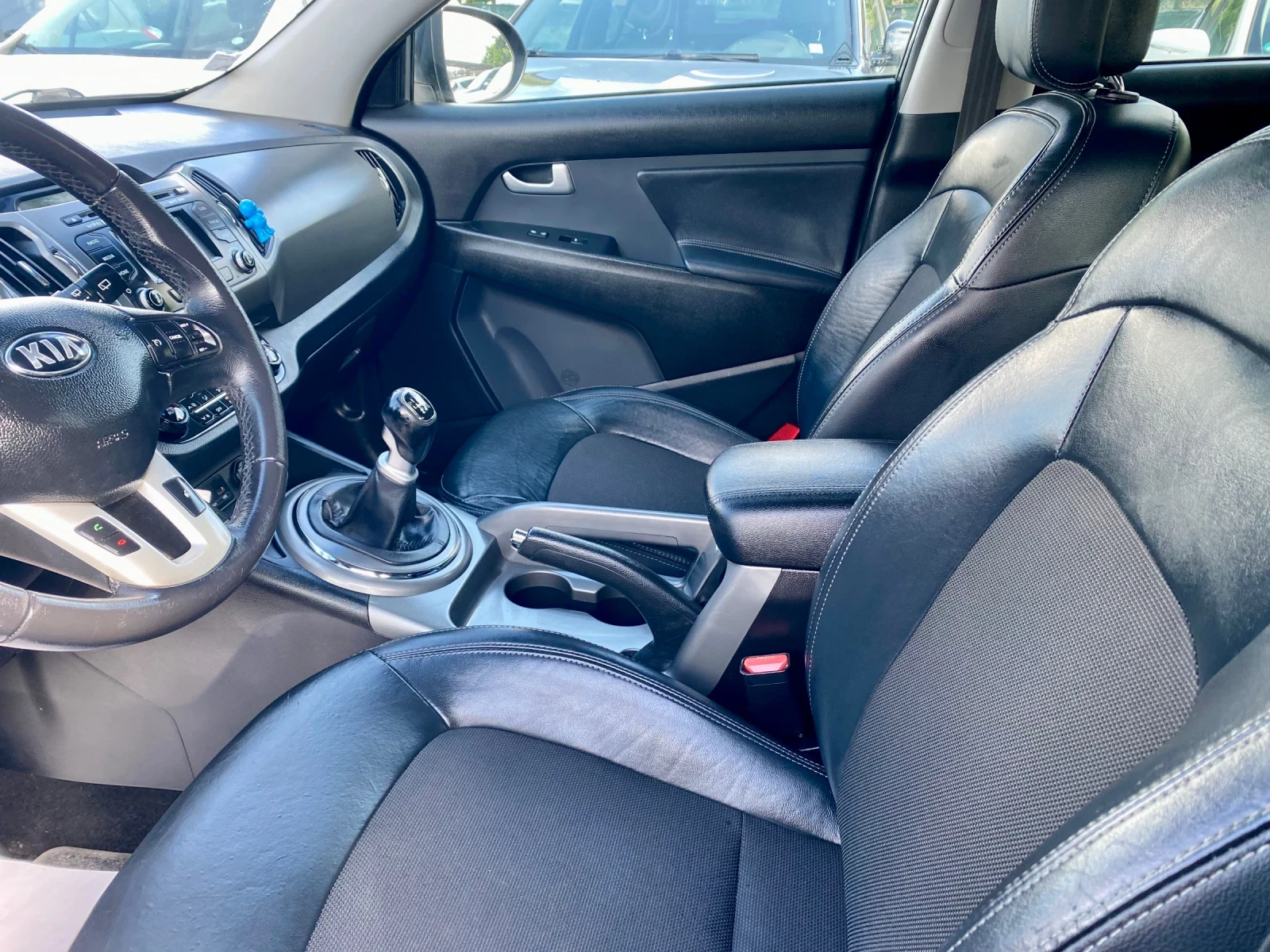 Kia Sportage, снимка 10 - Автомобили и джипове - 55396933