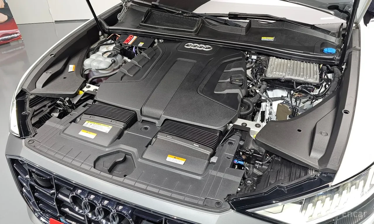 Audi Q8 45 TDI | QUATTRO | PREMIUM, снимка 5 - Автомобили и джипове - 55784524
