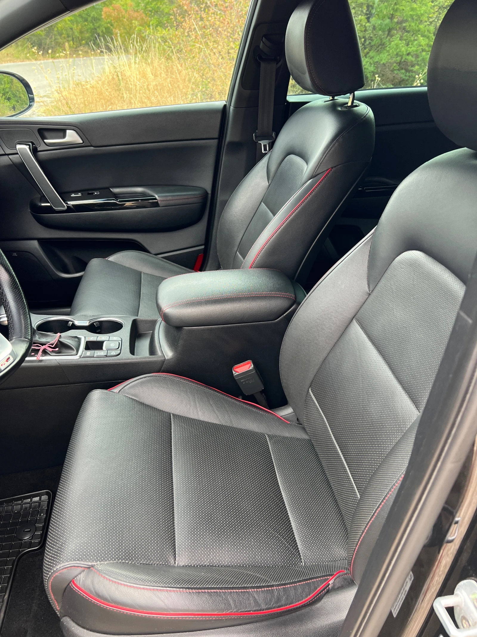 Kia Sportage, снимка 6 - Автомобили и джипове - 56164634