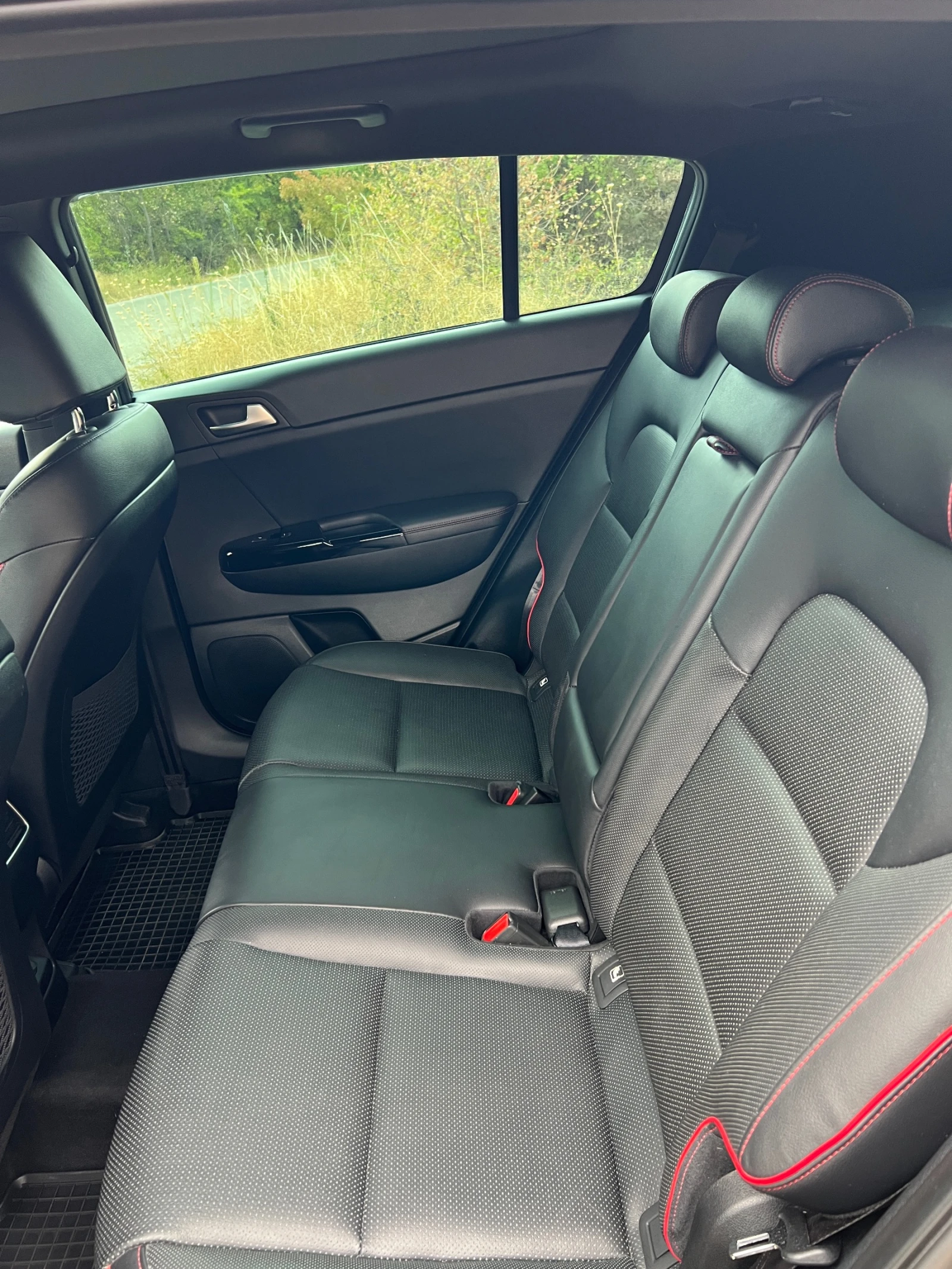 Kia Sportage, снимка 4 - Автомобили и джипове - 56164634