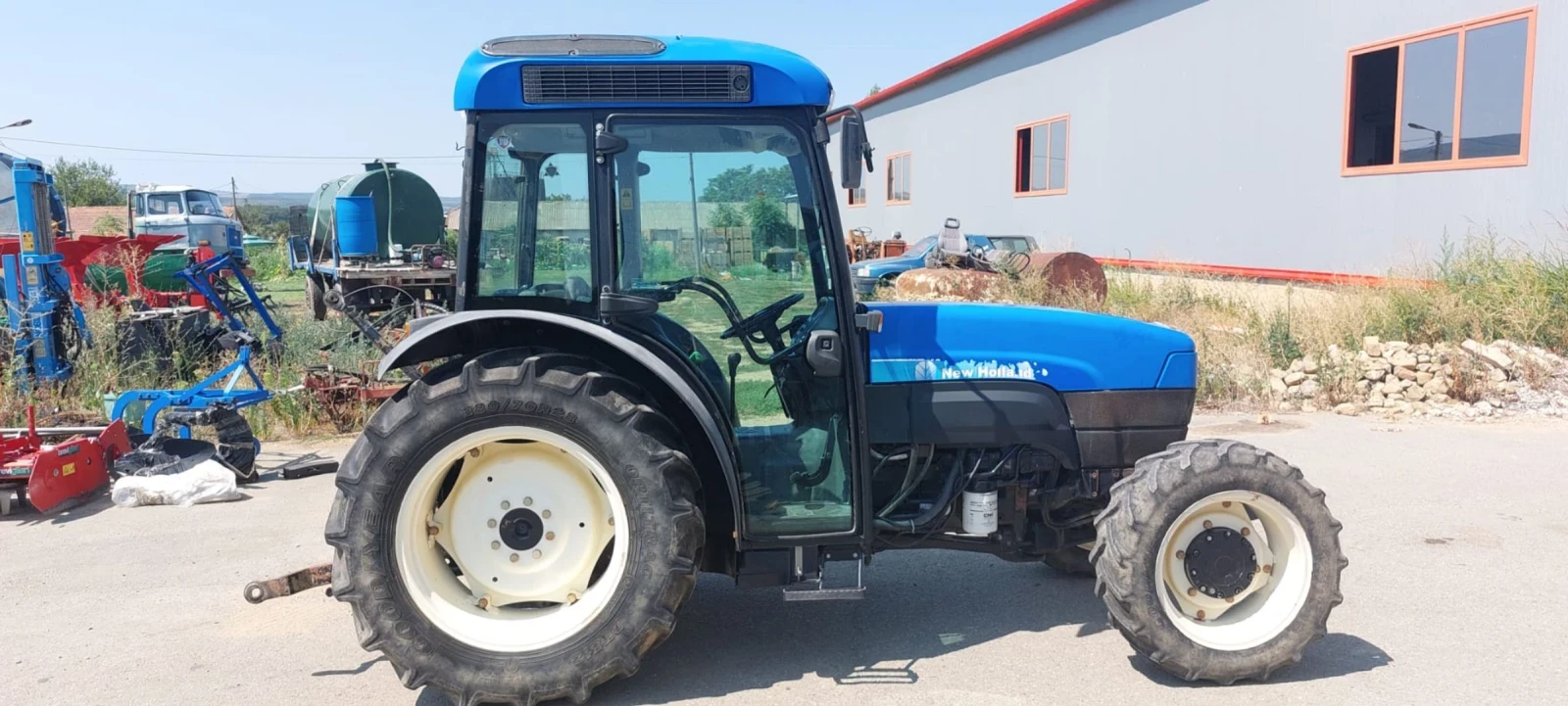 Трактор New Holland TN 85 - изображение 3