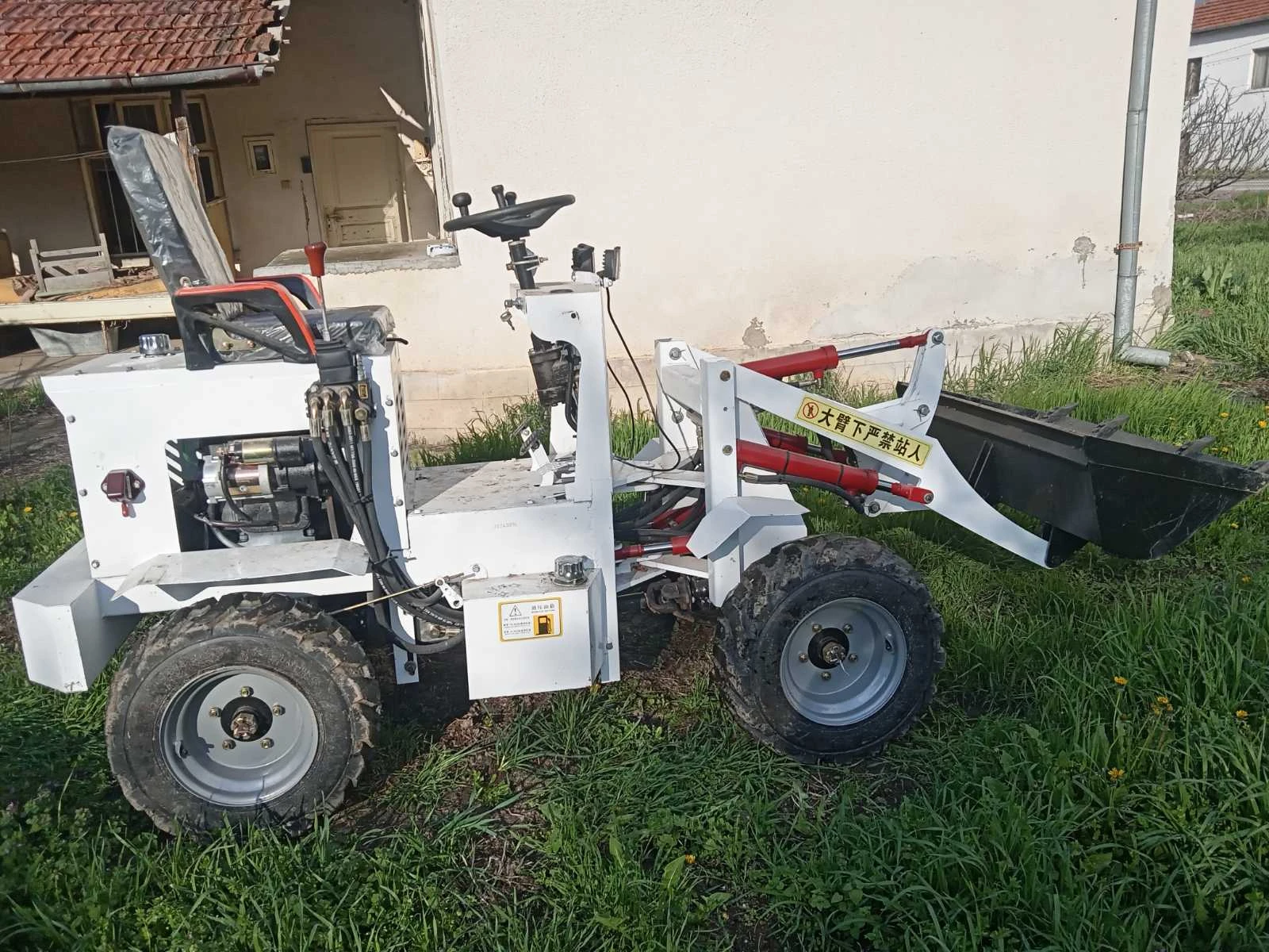 Мини челни товарачи Atlas Copco Muller L0.8 - изображение 9