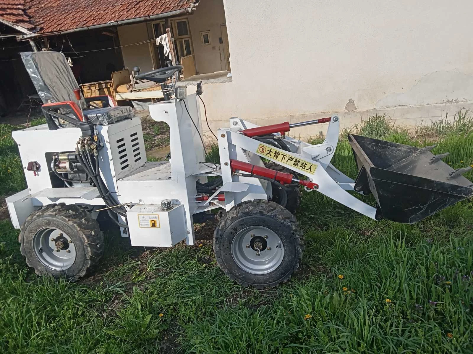 Мини челни товарачи Atlas Copco Muller L0.8 - изображение 8