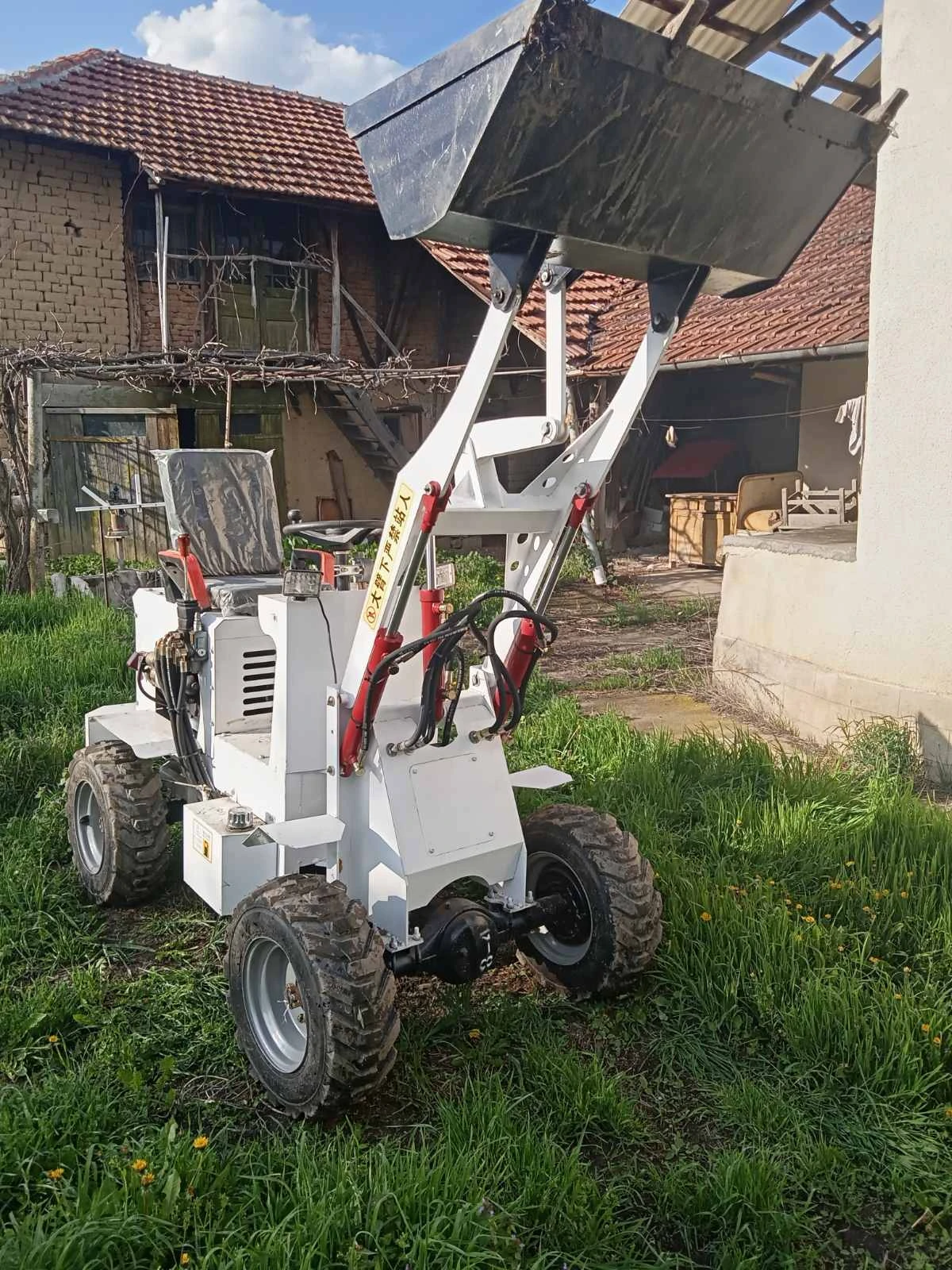 Мини челни товарачи Atlas Copco Muller L0.8 - изображение 4