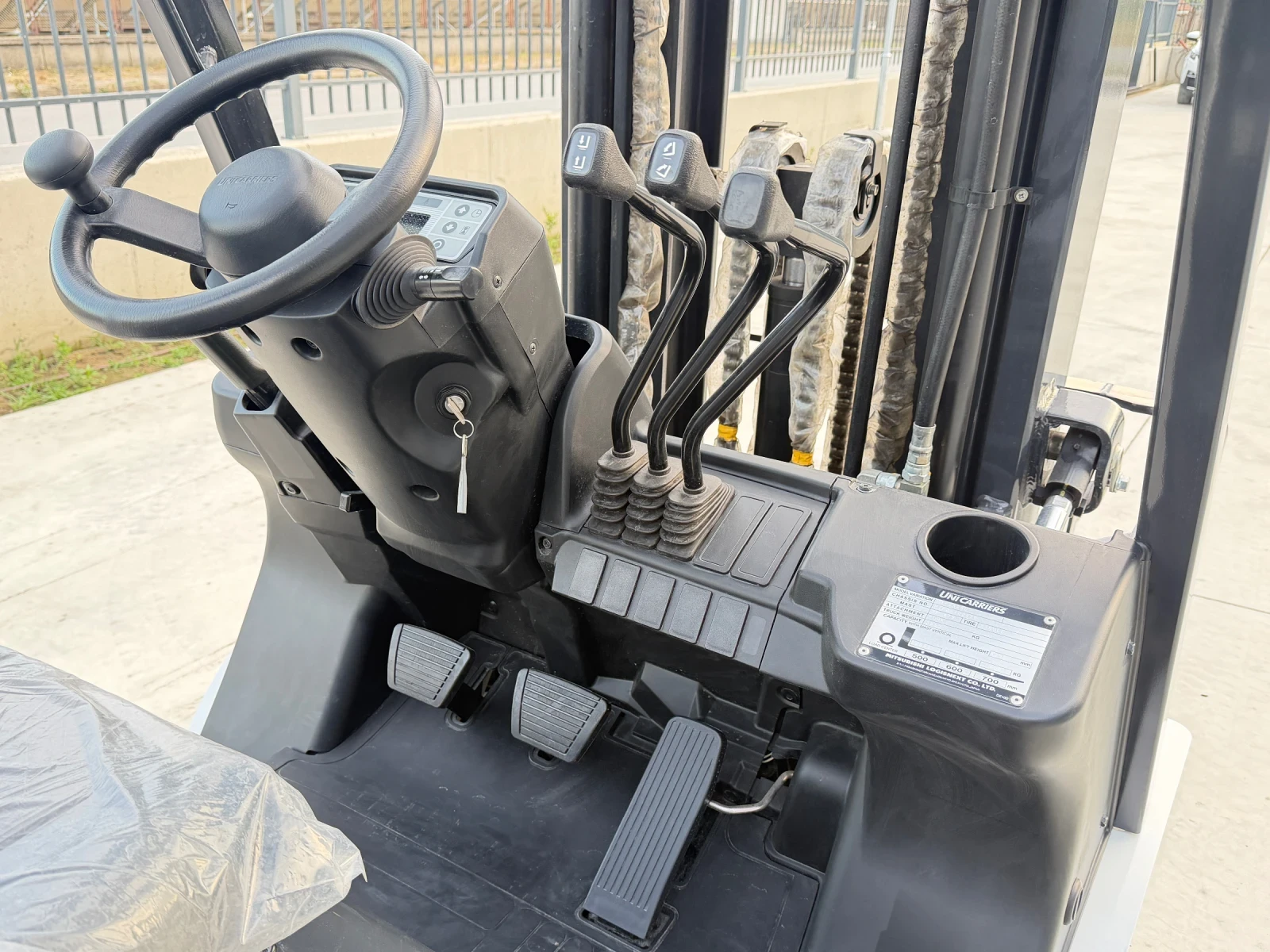 Мотокар UniCarriers Mitsubishi Logisnext / ЧИСТО НОВ / 4.7м / 2.5 Тона, снимка 9 - Индустриална техника - 55090025