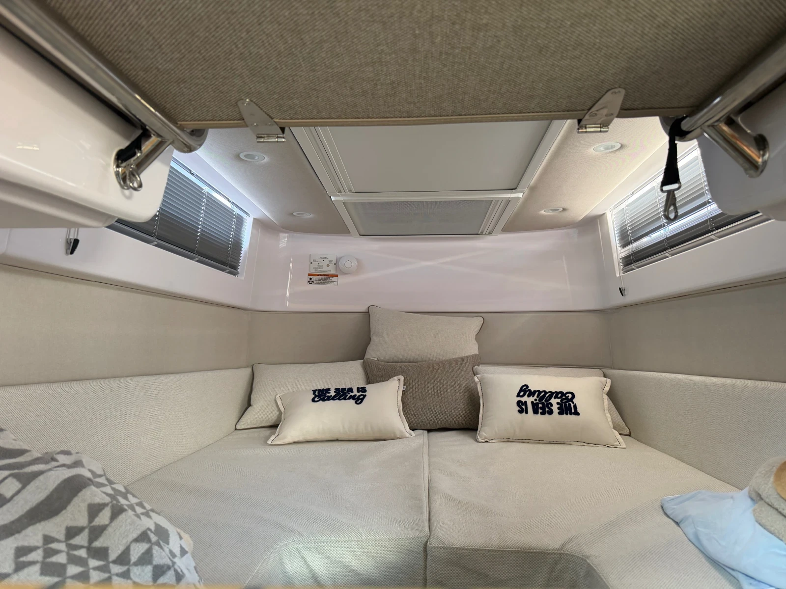 ������� ���� Axopar 37 CROSS CABIN BRABUS LINE | Mobile.bg � ����������� 15