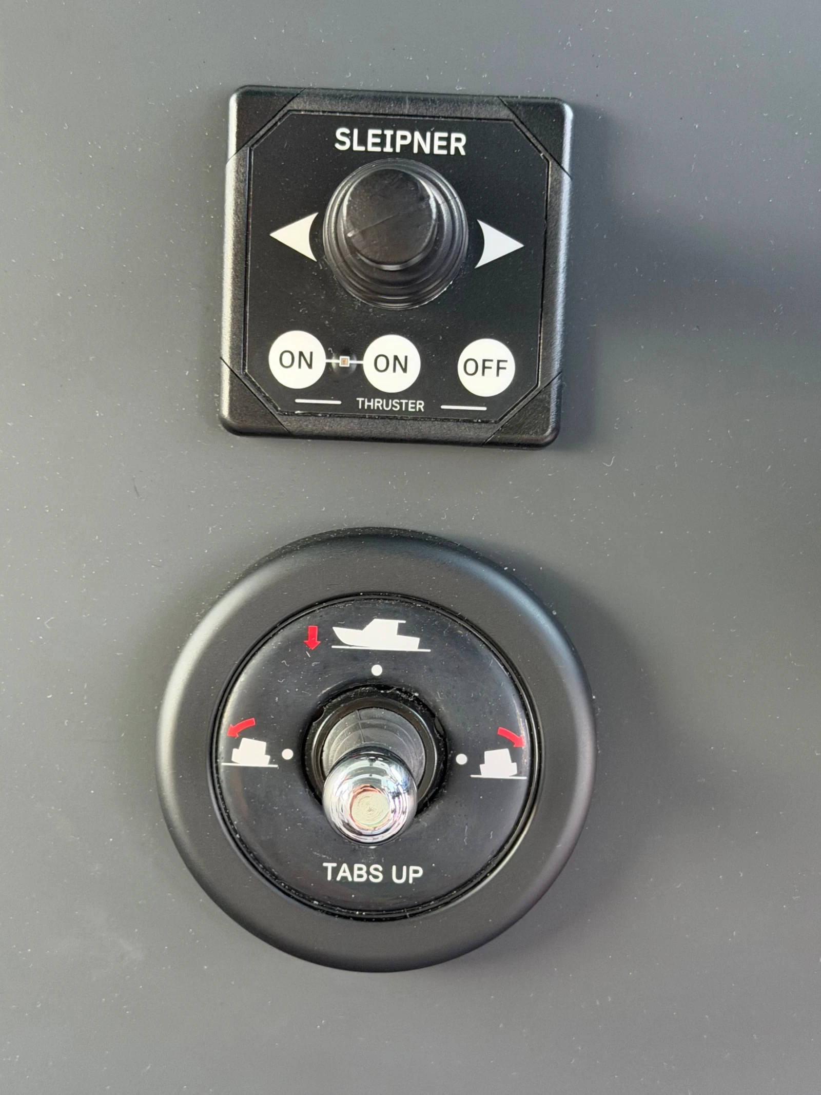 ������� ���� Axopar 37 CROSS CABIN BRABUS LINE | Mobile.bg � ����������� 11