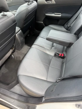 Subaru Forester 2.0AWD Автомат кожа кейлес , снимка 17