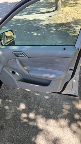 Mercedes-Benz C 220, снимка 10
