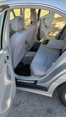 Mercedes-Benz C 220, снимка 12
