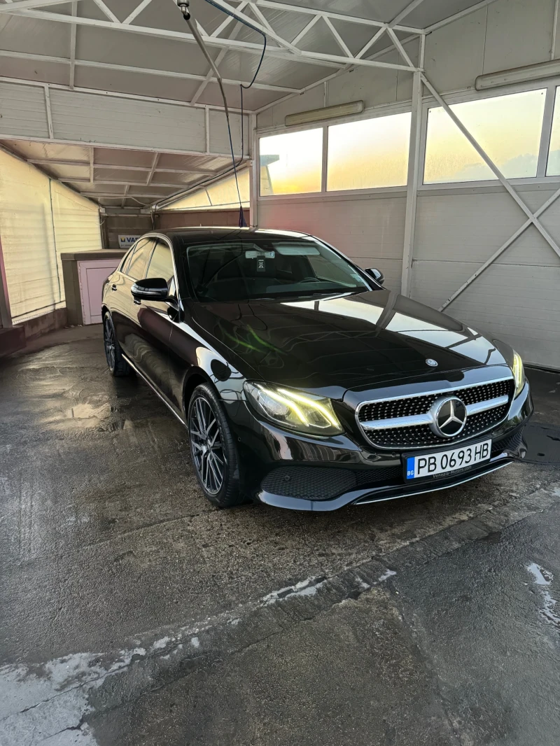 Mercedes-Benz E 220, снимка 3 - Автомобили и джипове - 47368293