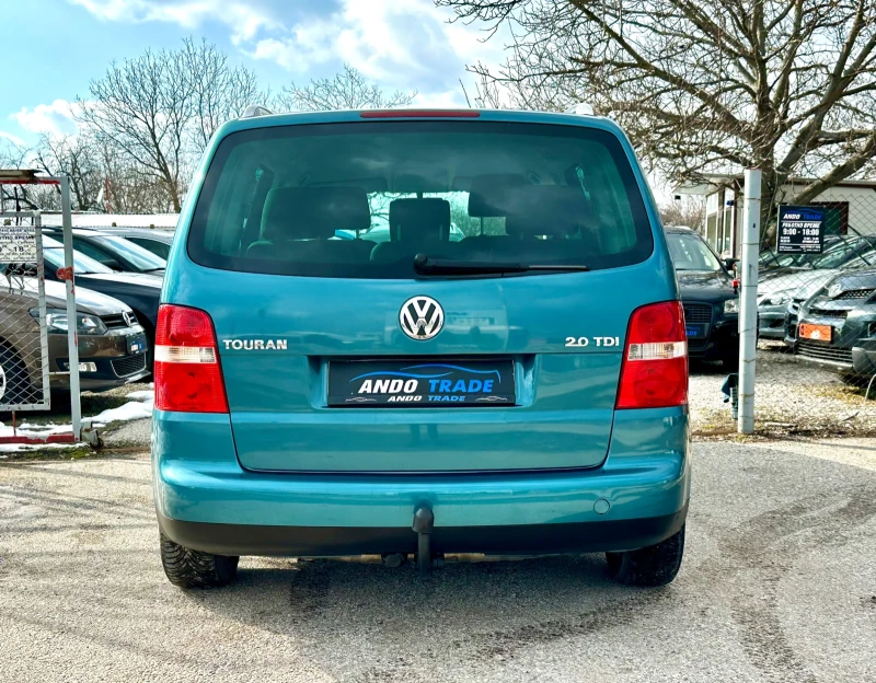 VW Touran 2.0 TDI, снимка 6 - Автомобили и джипове - 49210475