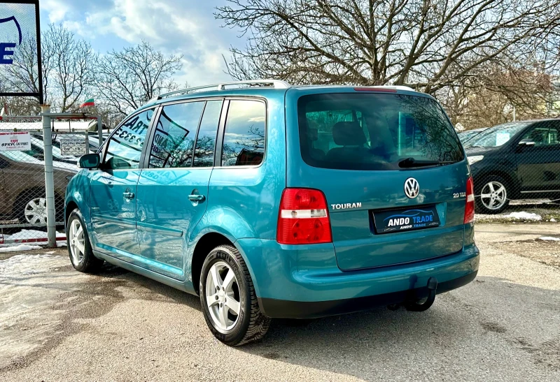 VW Touran 2.0 TDI, снимка 7 - Автомобили и джипове - 49210475