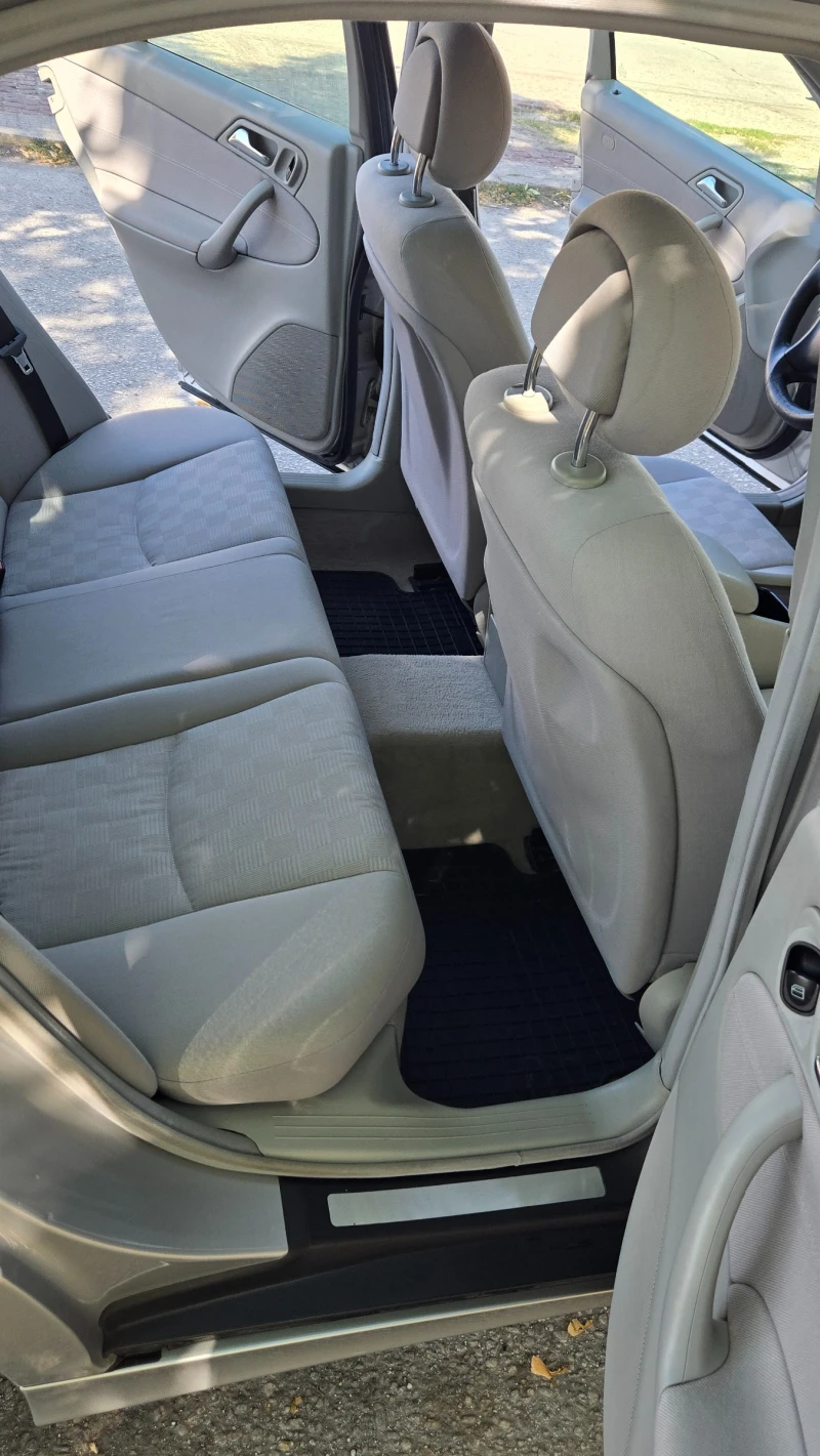 Mercedes-Benz C 220, снимка 11 - Автомобили и джипове - 52697102