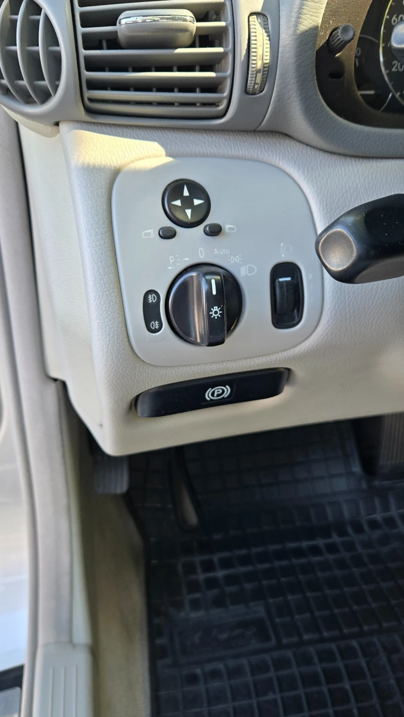 Mercedes-Benz C 220, снимка 17 - Автомобили и джипове - 52697102