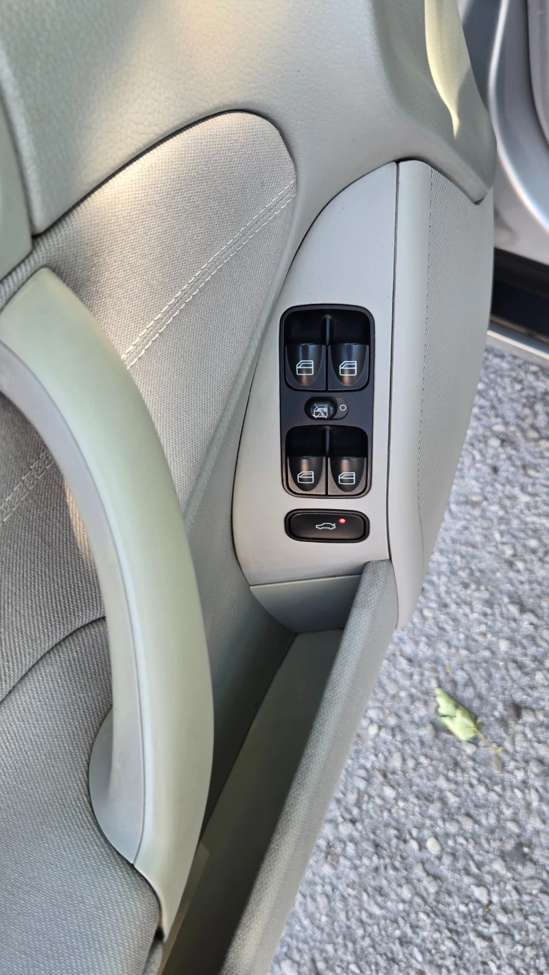 Mercedes-Benz C 220, снимка 16 - Автомобили и джипове - 52697102