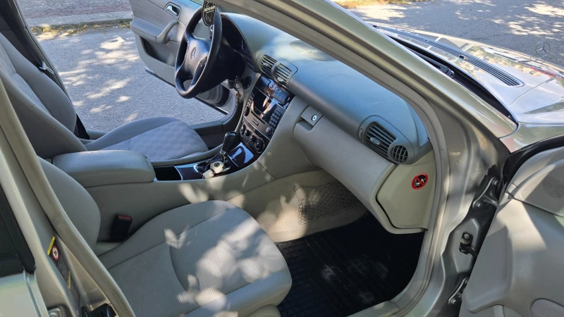 Mercedes-Benz C 220, снимка 9 - Автомобили и джипове - 52697102