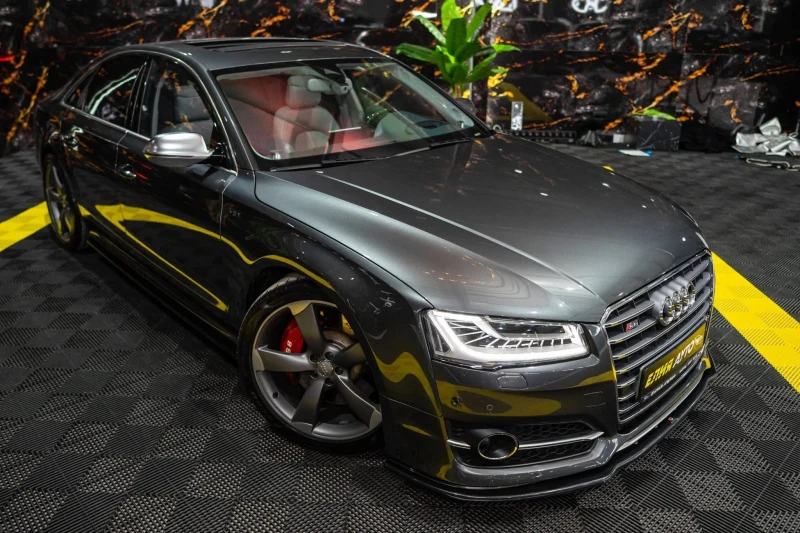 Audi S8 PLUS QUATTRO MATRIX CARBON B&O ЛИЗИНГ 100%, снимка 2 - Автомобили и джипове - 53371179