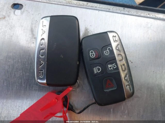 Jaguar F-Type, снимка 14 - Автомобили и джипове - 54347399