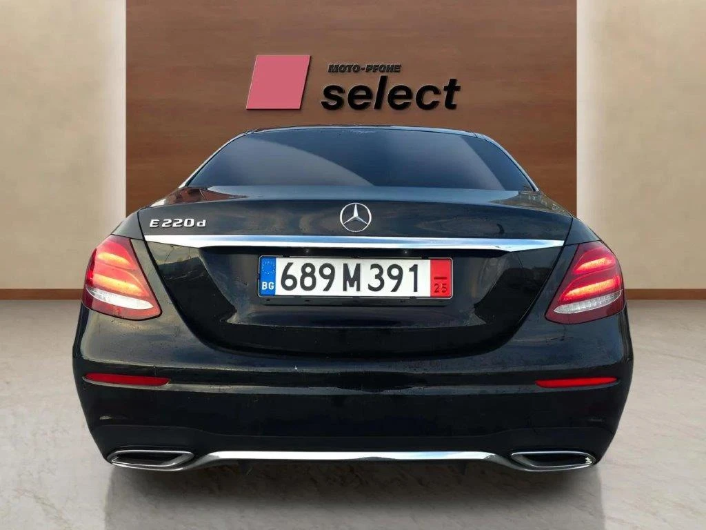 Mercedes-Benz E 220 2.0D - изображение 3