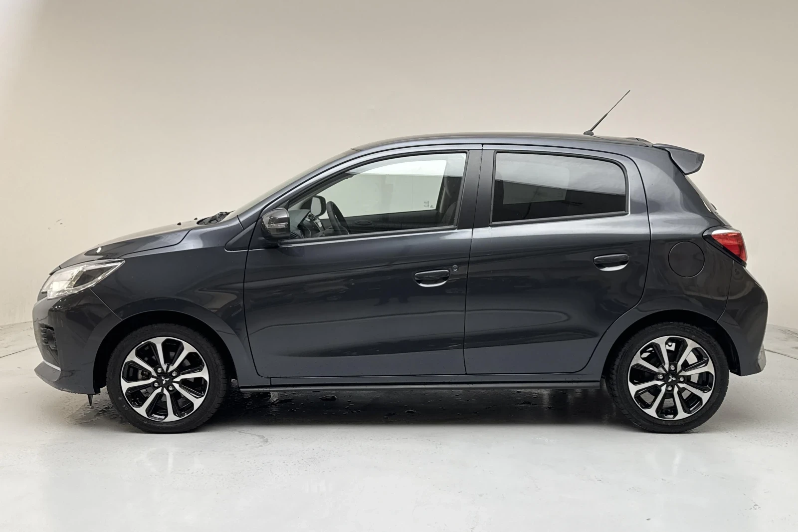 Mitsubishi Space star НОВ автомобил в Гаранция !!! 650 км. !!! - изображение 2
