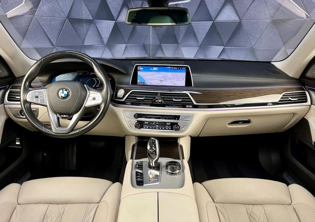 BMW 750 i xDrive - изображение 5