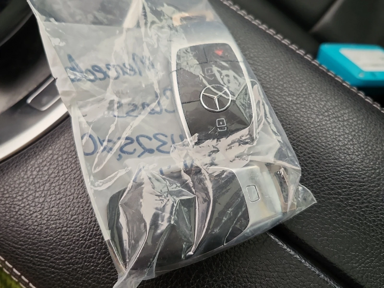 Mercedes-Benz C 300 4MATIC | AMG ПАКЕТ |  KEYLESS | ПАНОРАМА | , снимка 7 - Автомобили и джипове - 54093881