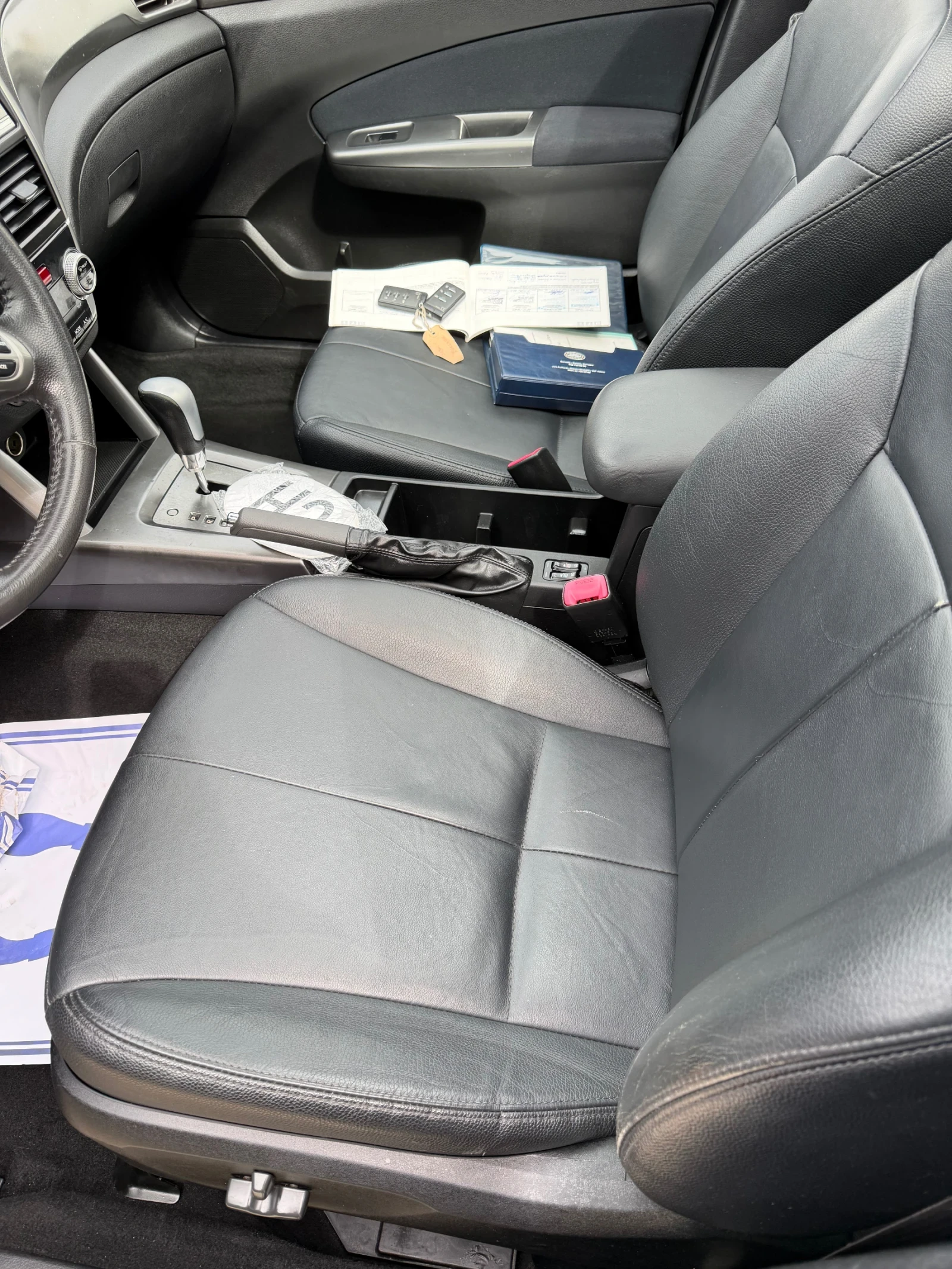 Subaru Forester 2.0AWD Автомат кожа кейлес , снимка 14 - Автомобили и джипове - 54219274