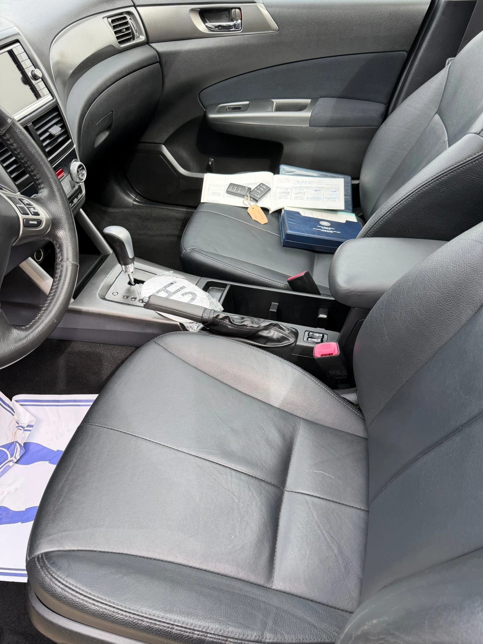 Subaru Forester 2.0AWD Автомат кожа кейлес , снимка 13 - Автомобили и джипове - 54219274