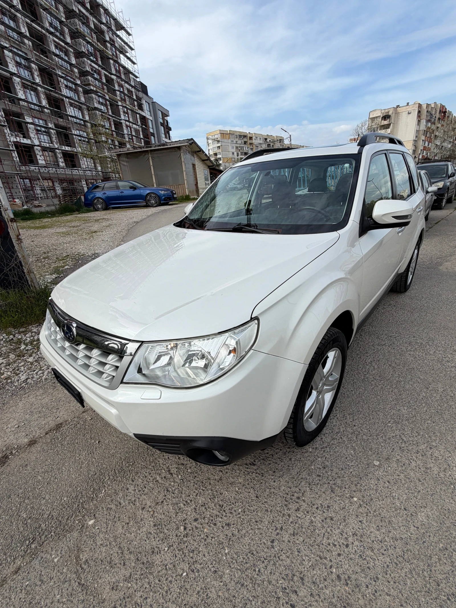 Subaru Forester 2.0AWD Автомат кожа кейлес , снимка 3 - Автомобили и джипове - 54219274